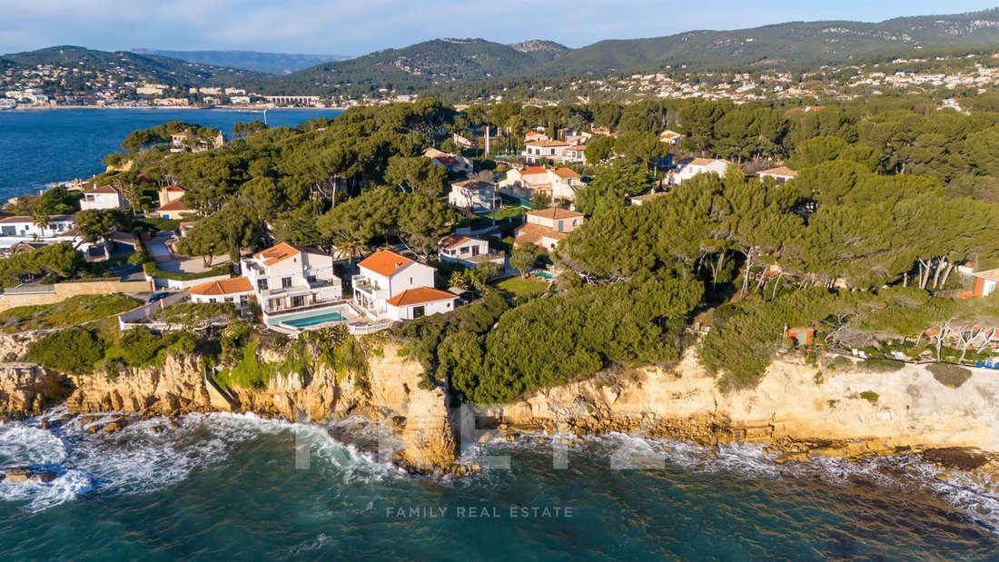 Villa in Beaucours-La Gorguette-La Morvenede, Sanary-sur-Mer, France 2 - 17015614