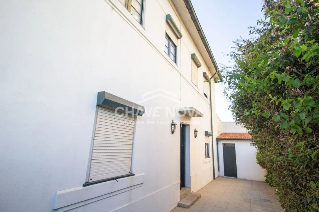 Townhouse in Matosinhos e Leca da Palmeira, Porto District, Portugal 1 - 17080617