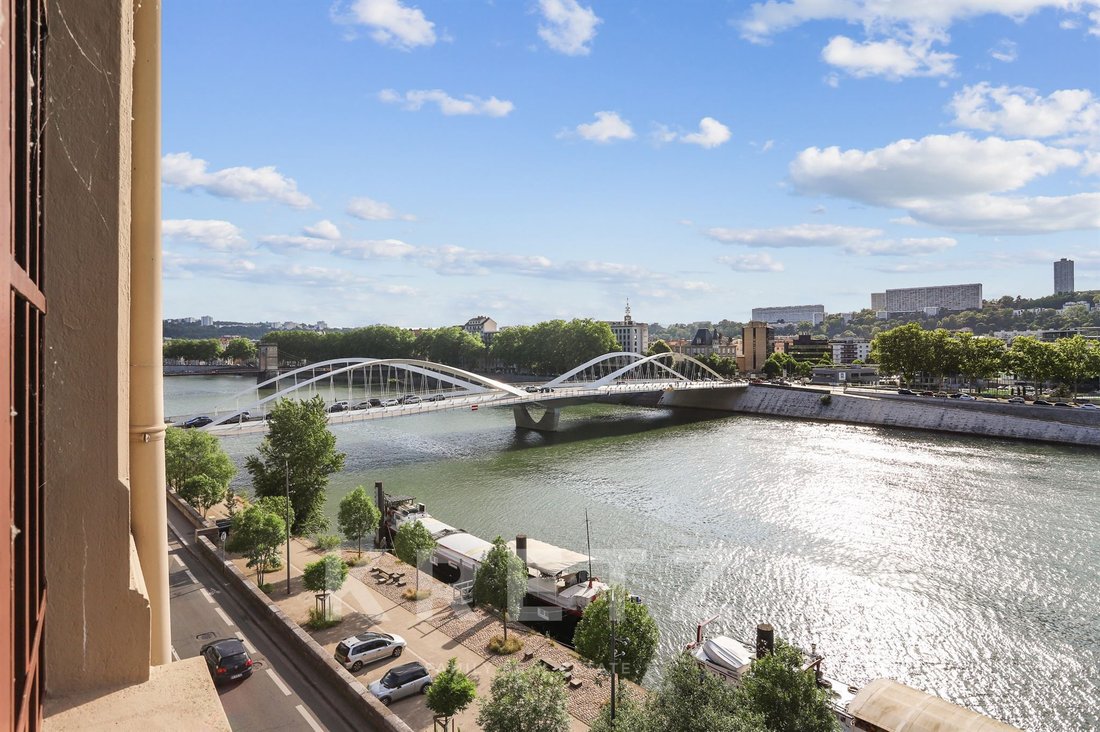 Apartment in Plateau de la Croix Rousse-Saône, Lyon 4e Arrondissement, Lyon 5 - 16102631