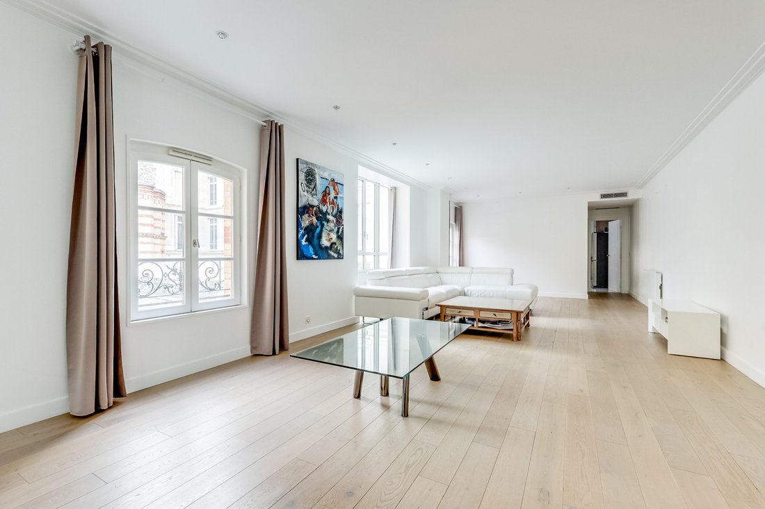 Apartment in Saint Philippe du Roule, Paris 8e Arrondissement, Paris 4 - 17078730