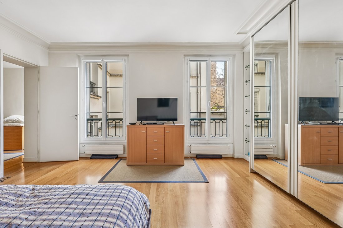 Apartment in Saint Placide, Paris 6e Arrondissement, Paris 1 - 17075277