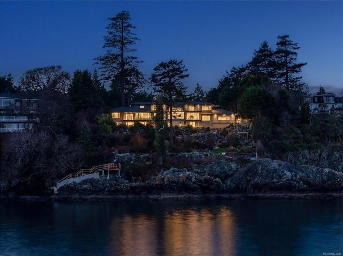 House in Saanich, British Columbia, Canada 1 - 17083166