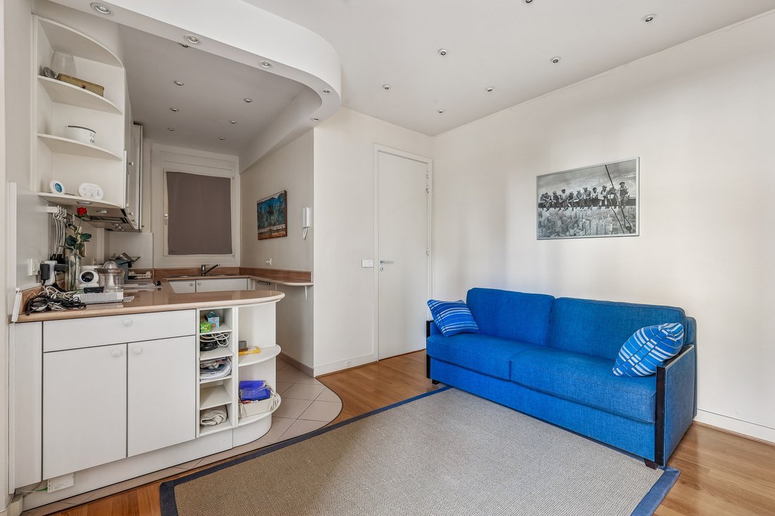Apartment in Saint Placide, Paris 6e Arrondissement, Paris 4 - 17075277