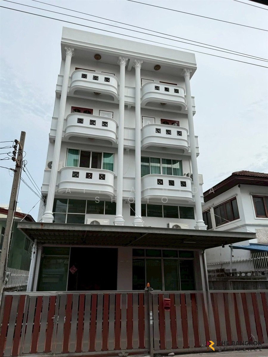 Townhouse in Din Daeng, Krung Thep Maha Nakhon, Thailand 1 - 16997393