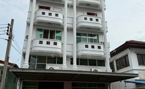 Townhouse in Din Daeng, Krung Thep Maha Nakhon, Thailand 1