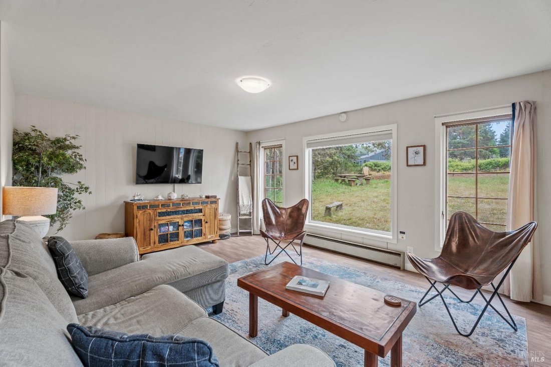 House in Manchester, California, United States 1 - 17079356