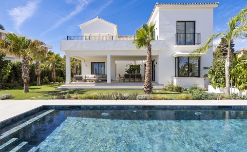 Villa in Estepona, Andalusien, Spanien 1