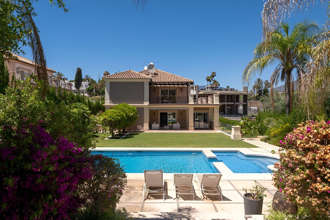 Villa in Puerto Banus, Marbella, Spain 2 - 17082863
