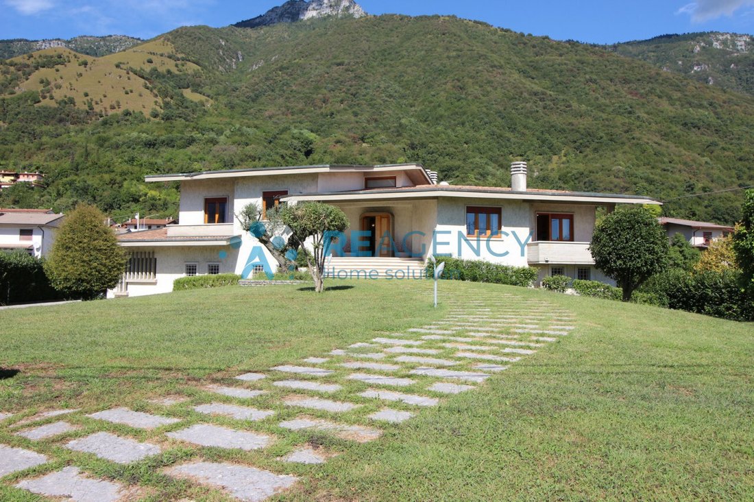 Villa in Caltrano, Veneto, Italy 1 - 17079937