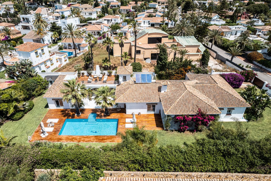 Villa in Elviria-Cabopino, Marbella, Spain 1 - 17082887