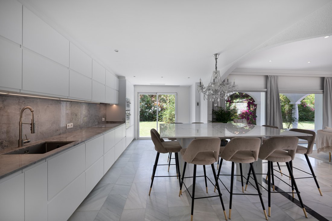 Villa in Elviria-Cabopino, Marbella, Spain 4 - 17082887