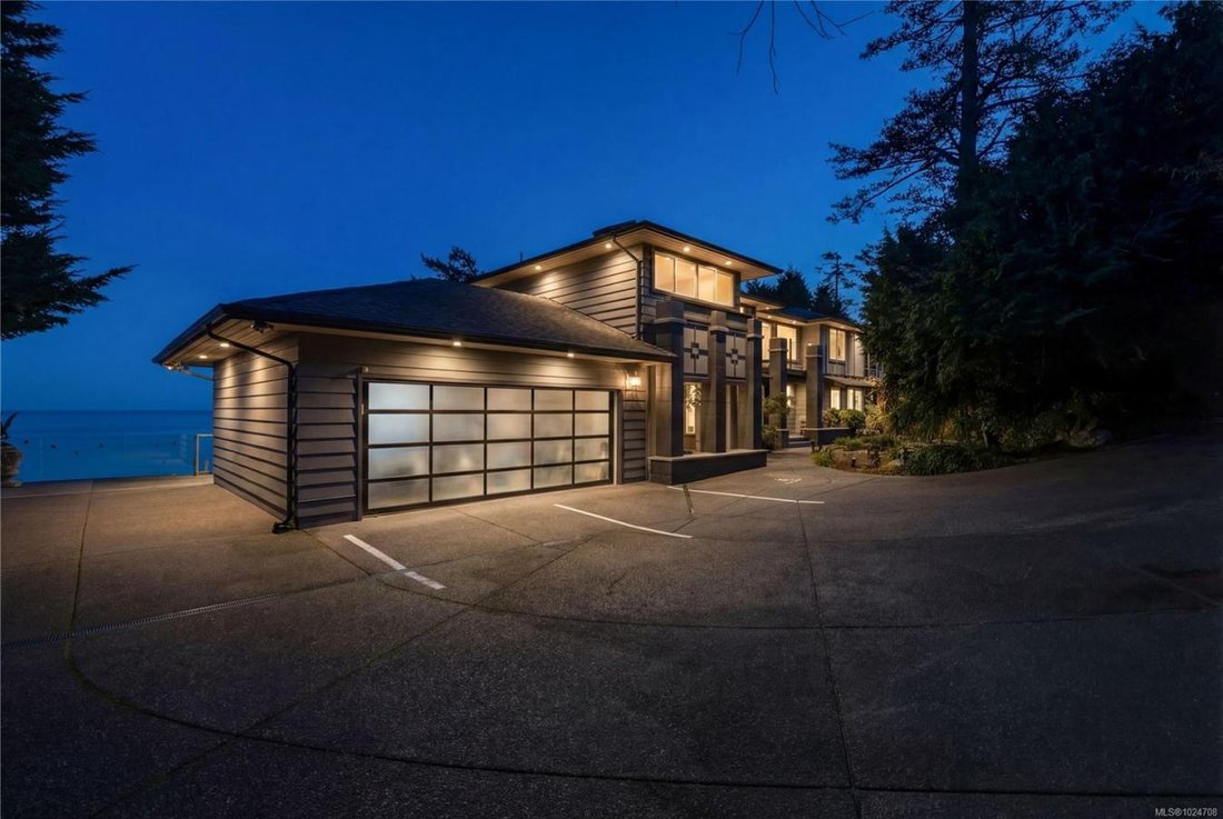 House in Saanich, British Columbia, Canada 2 - 17083166