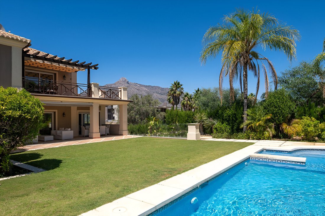 Villa in Puerto Banus, Marbella, Spain 1 - 17082863