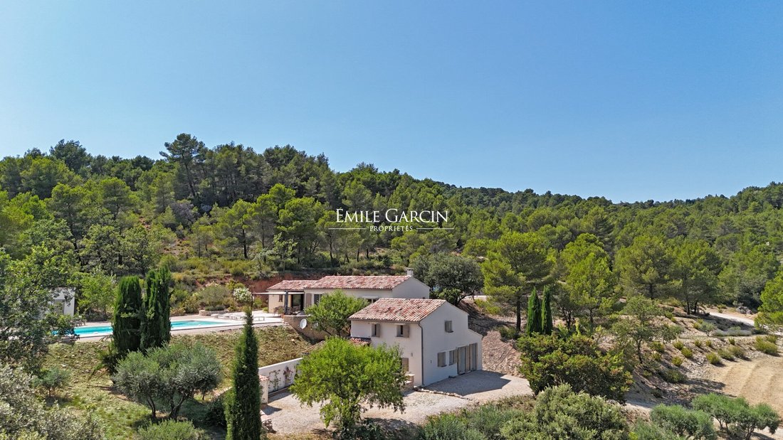 Villa in Joucas, Provence-Alpes-Côte d'Azur, France 1 - 14688787