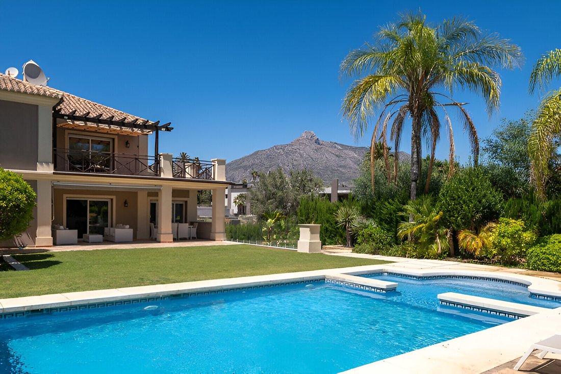 Villa in Puerto Banus, Marbella, Spain 5 - 17082863