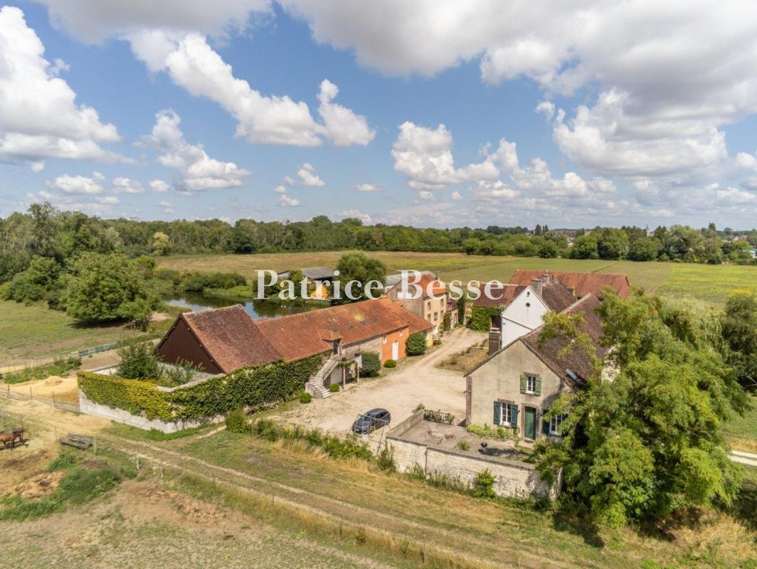 Maison à Joigny, Bourgogne-Franche-Comté, France 1 - 17078617