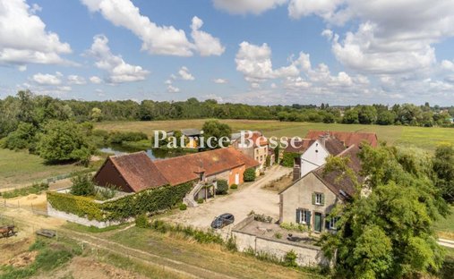 House in Joigny, Bourgogne – Franche-Comté, France 1