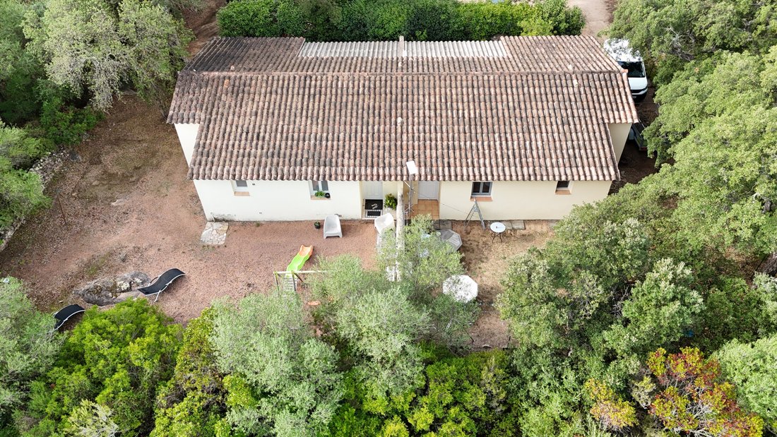 House in Levie, Corsica, France 2 - 17086387
