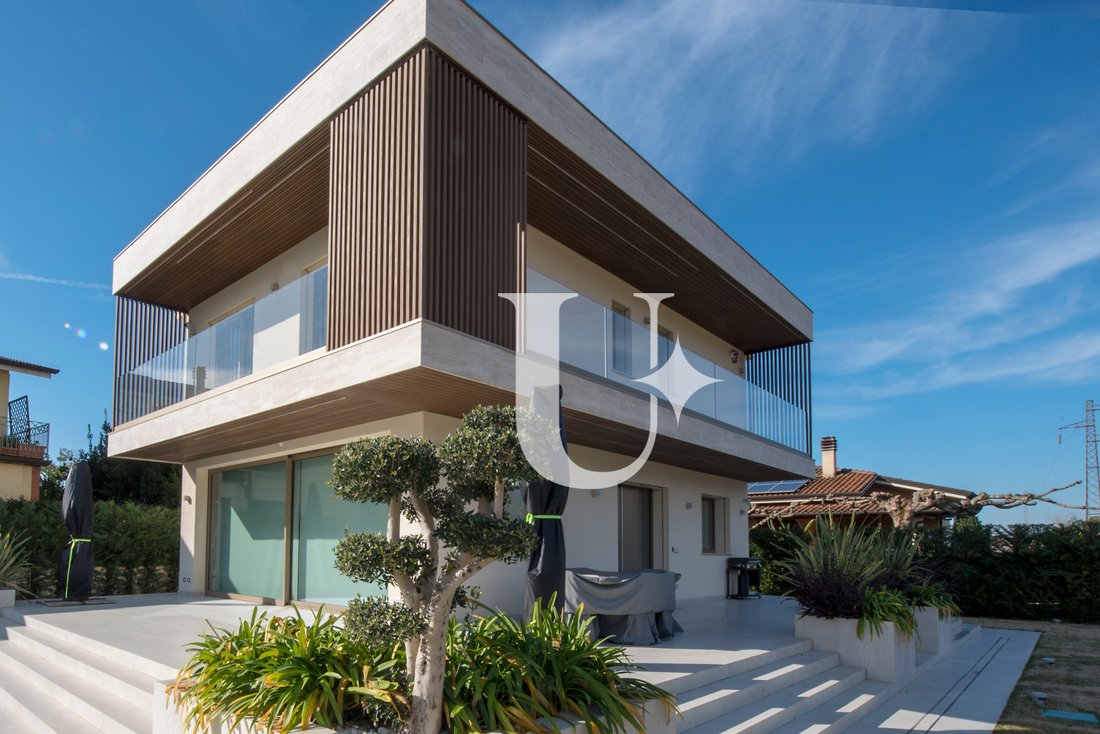 Villa in Vittoria Apuana, Forte dei Marmi, Tuscany 1 - 17090062