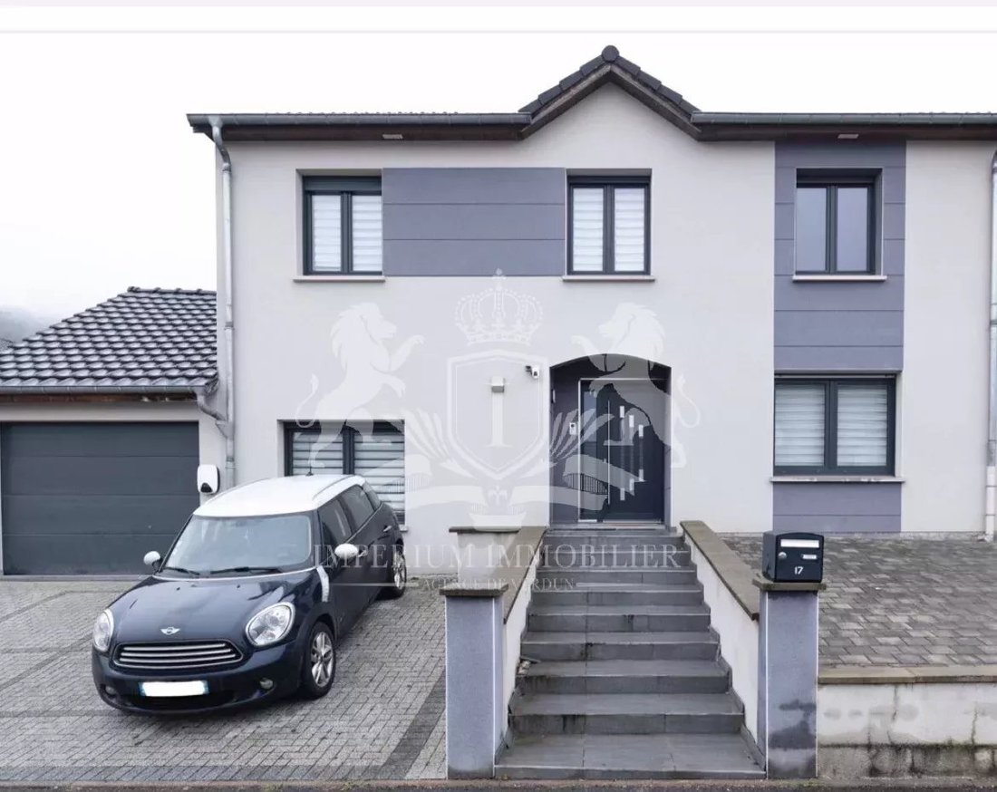 Villa in Fameck, Grand Est, France 1 - 17089982