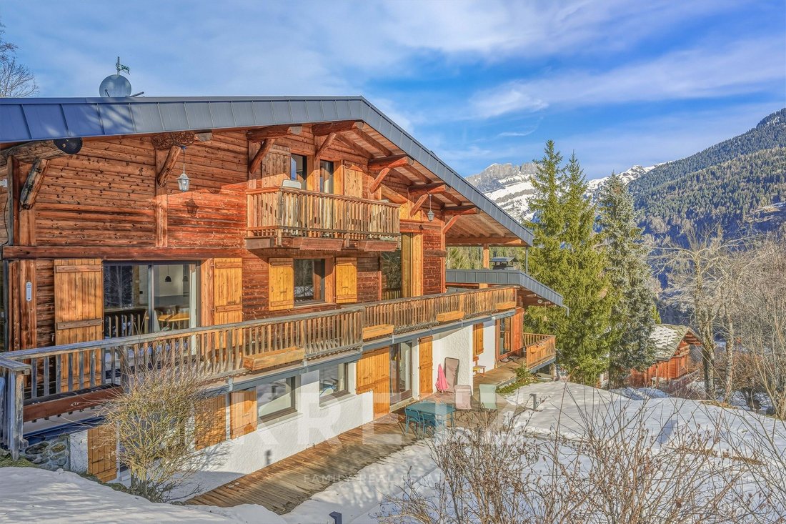 Chalet in Les Houches, Auvergne-Rhône-Alpes, France 2 - 16984503