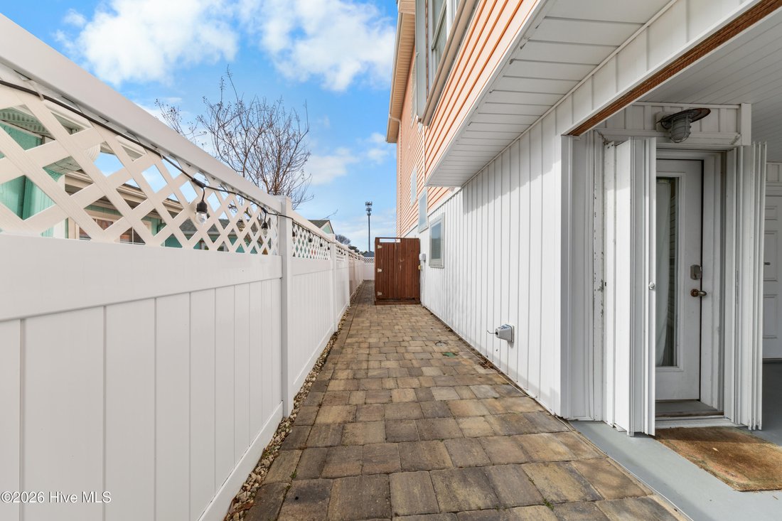 Condo in Kure Beach, North Carolina, United States 5 - 17093976
