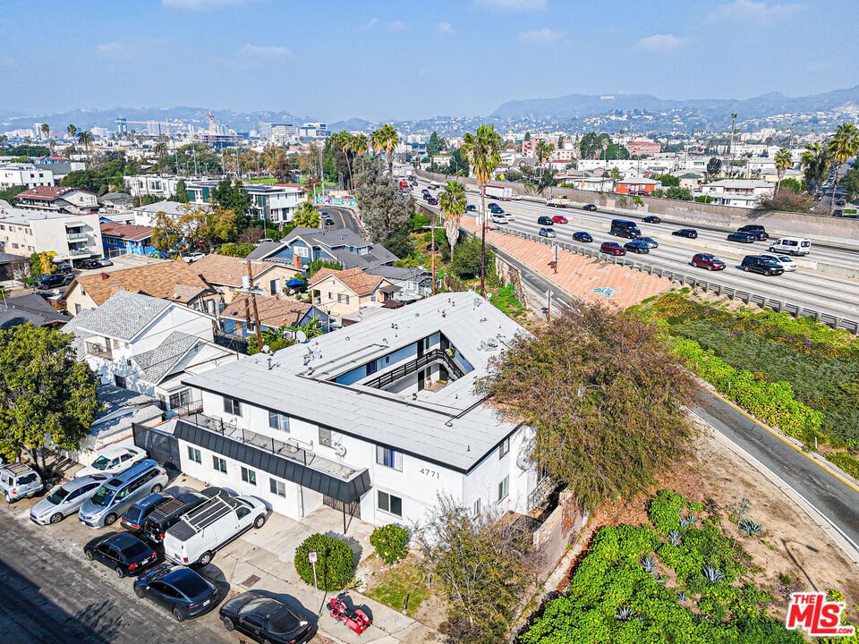 Los Angeles, California, United States 1 - 17094009