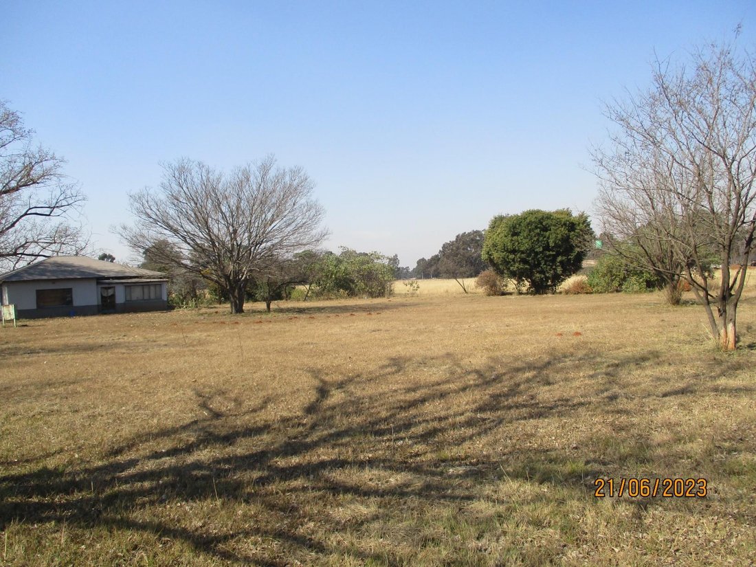 Land in Ogies, Mpumalanga, South Africa 2 - 17095162
