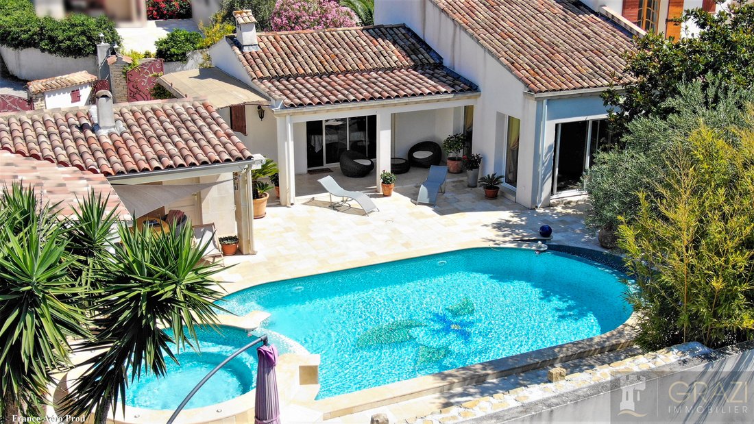 House in Beaucours-La Gorguette-La Morvenede, Sanary-sur-Mer, France 1 - 17091552