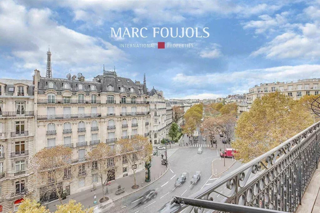 Apartment in Triangle d'Or, Paris 8e Arrondissement, Paris 2 - 17089810