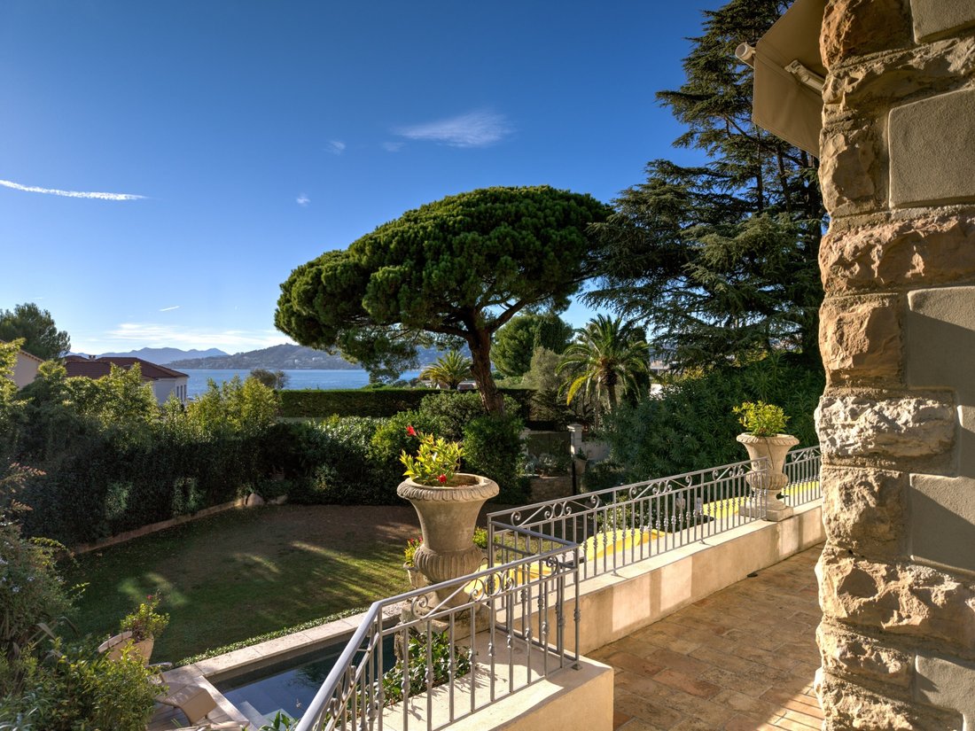 House in Antibes, Provence-Alpes-Côte d'Azur, France 2 - 17091105
