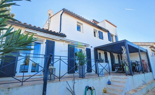 House in Ville-Les Saquedes-Le Bouillonnet, Sainte-Maxime, France 1
