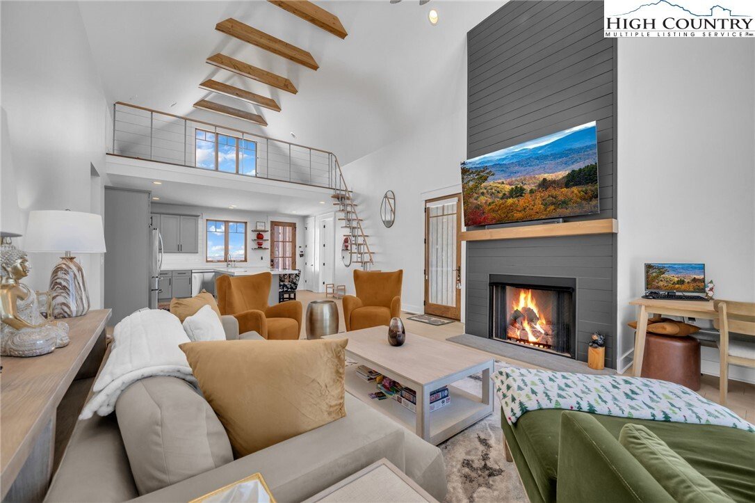 House in Elk Park, North Carolina, United States 2 - 17093349