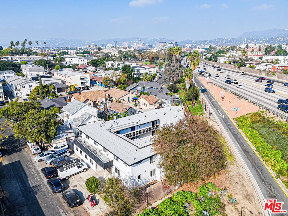 Los Angeles, California, United States 3 - 17094009