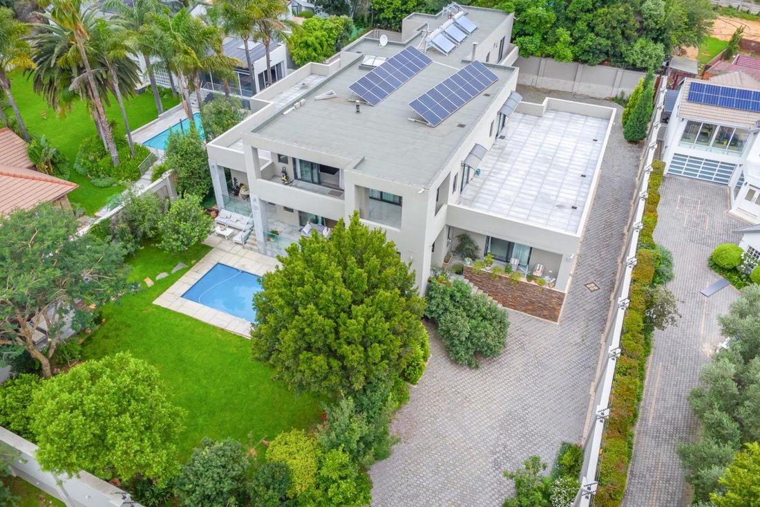 House in Benmore Gardens, Gauteng, South Africa 1 - 16966842