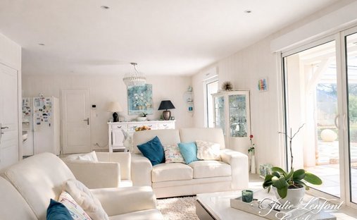 House in Saint-Denis-en-Val, Centre-Val de Loire, France 1