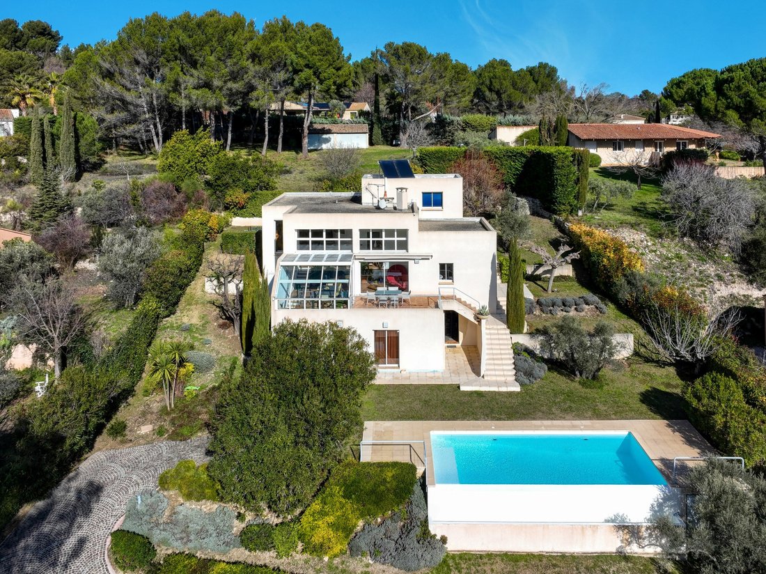 House in Centre Ancien-Cros-Lotins, Éguilles, France 2 - 17092654
