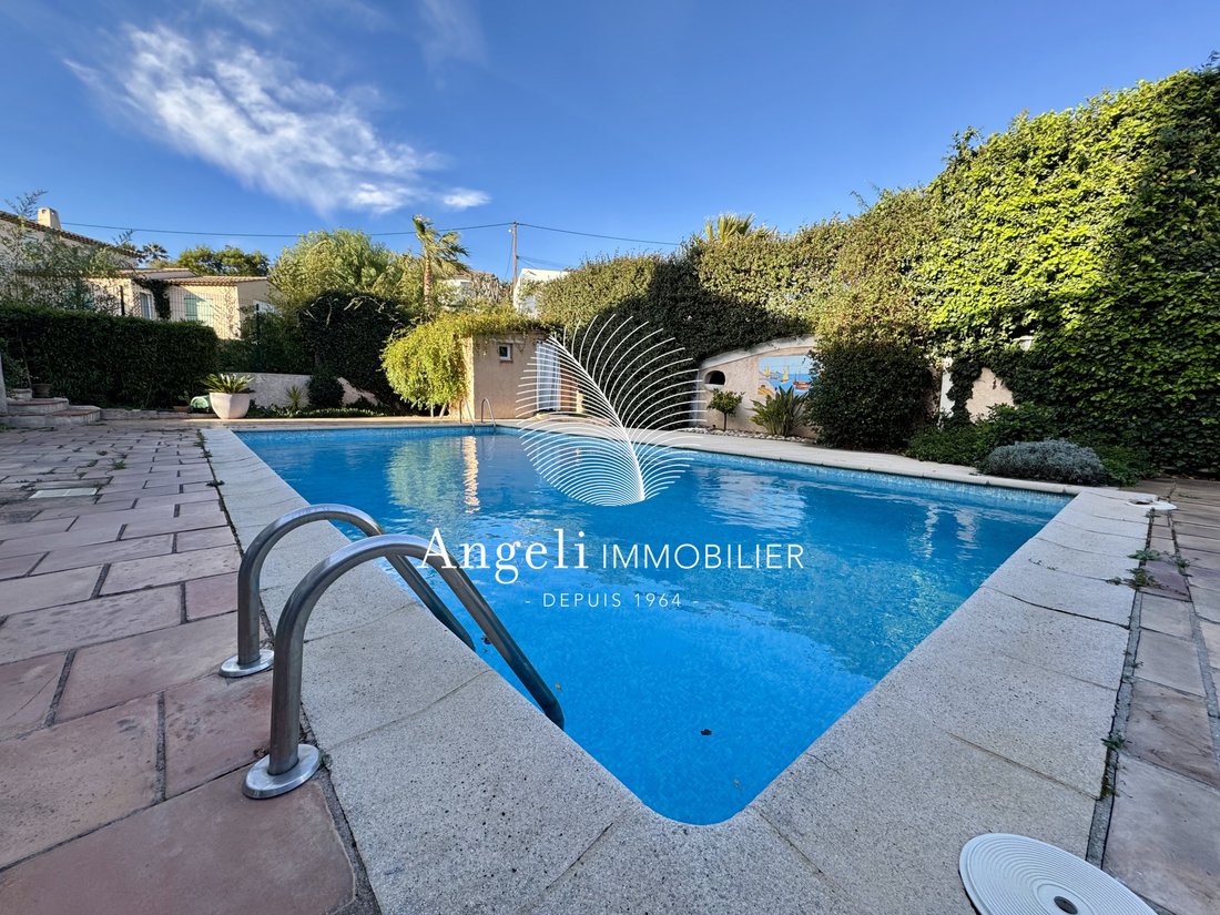 Villa in Frejus, Provence-Alpes-Côte d'Azur, France 2 - 17091755