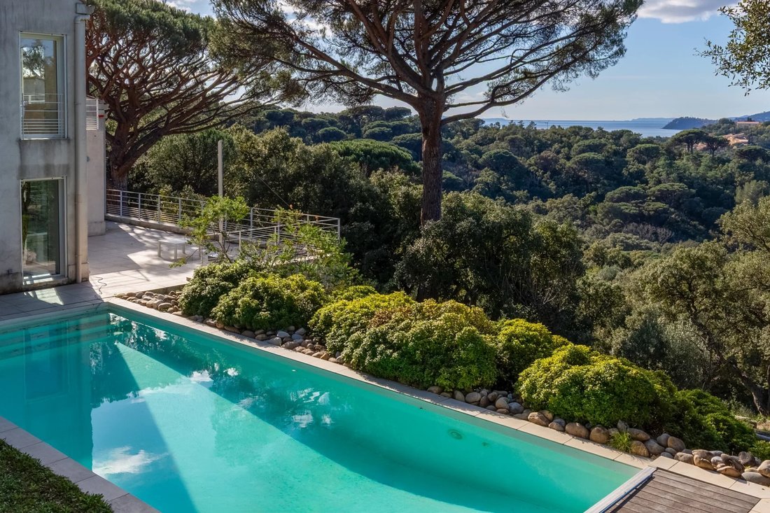 Villa in La Croix-Valmer, Provence-Alpes-Côte d'Azur, France 2 - 17093549