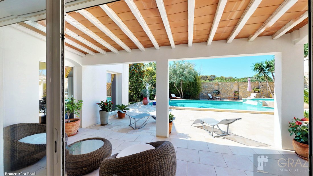 House in Beaucours-La Gorguette-La Morvenede, Sanary-sur-Mer, France 4 - 17091552
