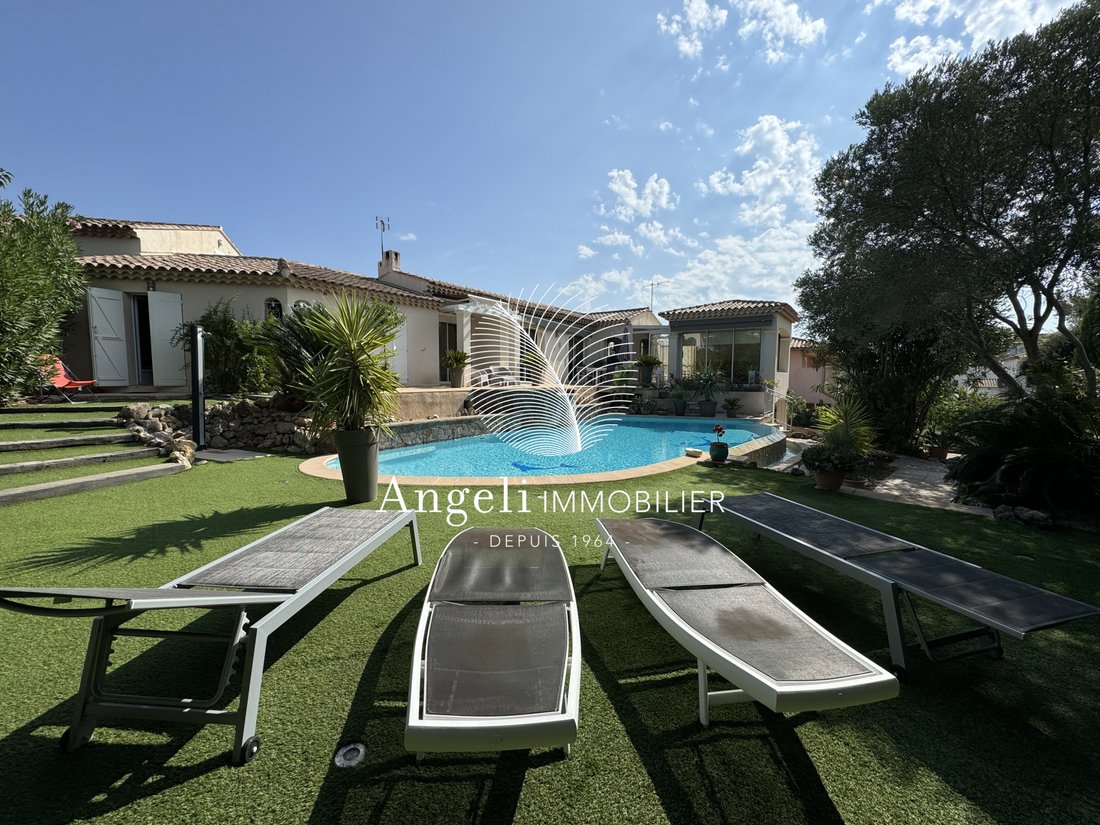 Villa in Frejus, Provence-Alpes-Côte d'Azur, France 1 - 17091848