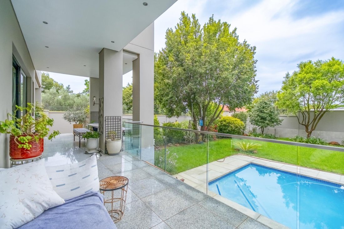 House in Benmore Gardens, Gauteng, South Africa 3 - 16966842