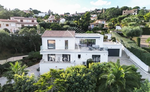 Villa in Frejus, Provence-Alpes-Côte d'Azur, France 1