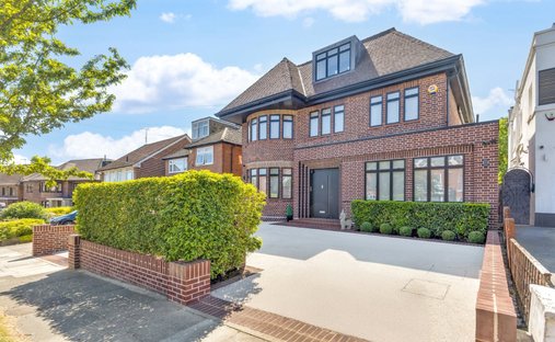 House in Finchley, Barnet, England 1