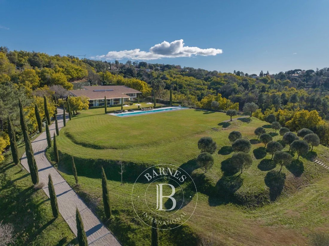 Villa in Les Termes, Mandelieu-la-Napoule, France 1 - 17094921