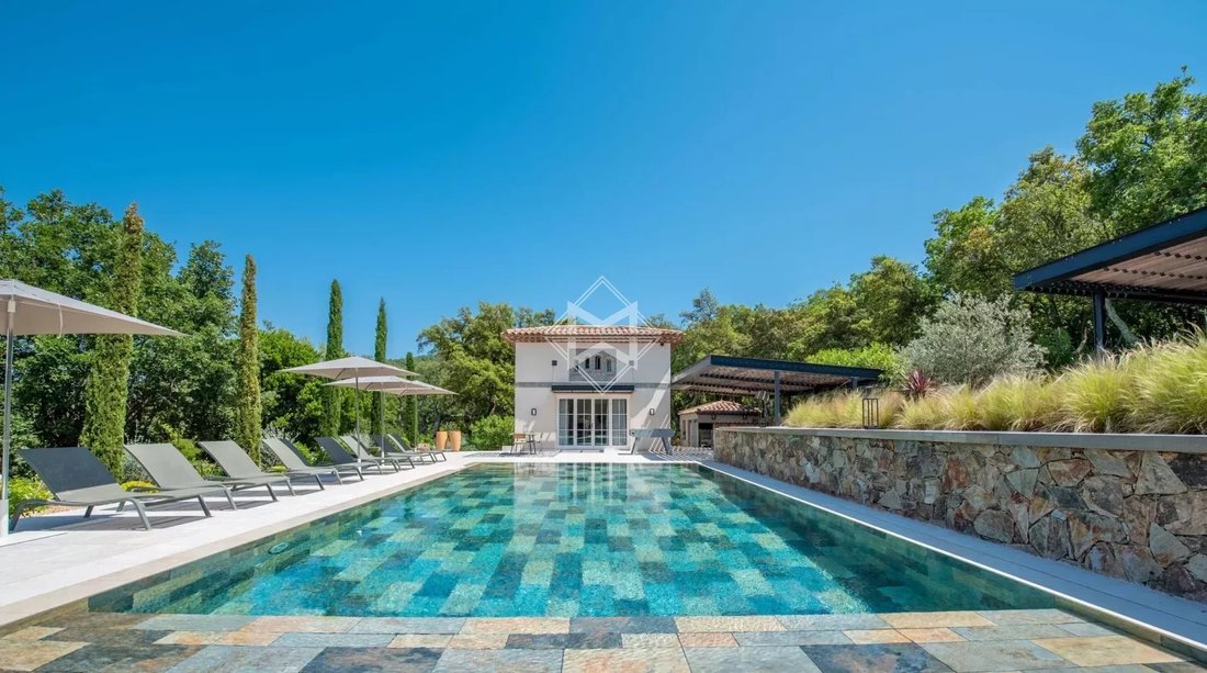 Villa in Le Plan-de-la-Tour, Provence-Alpes-Côte d'Azur, France 1 - 17090312