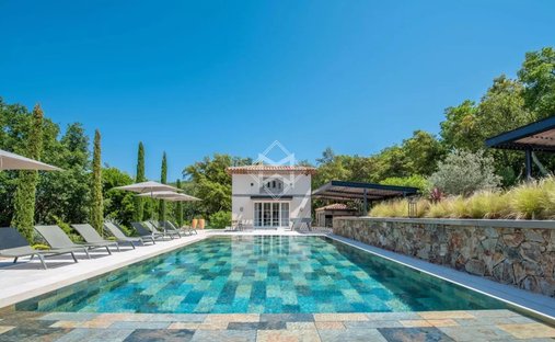 Villa in Le Plan-de-la-Tour, Provence-Alpes-Côte d'Azur, France 1