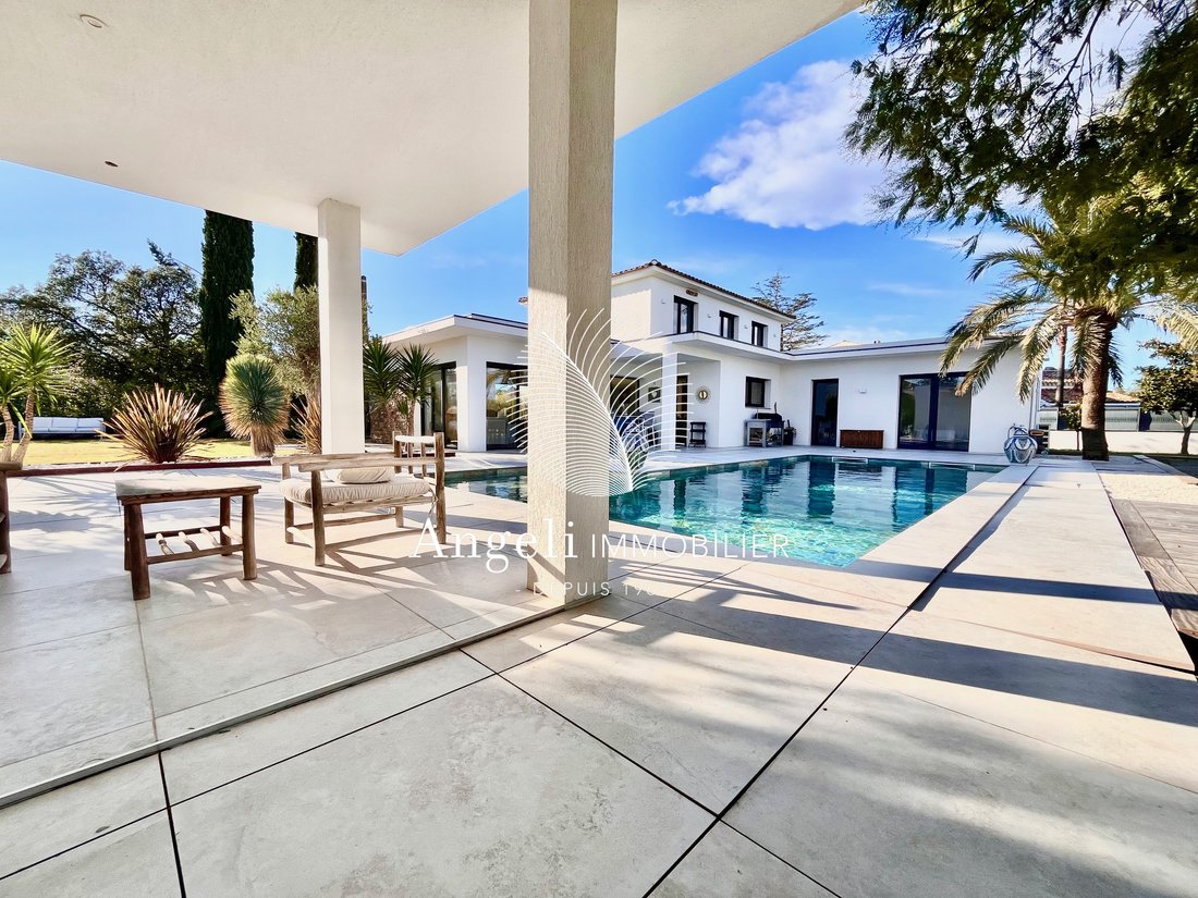 Villa in Frejus, Provence-Alpes-Côte d'Azur, France 5 - 17092004