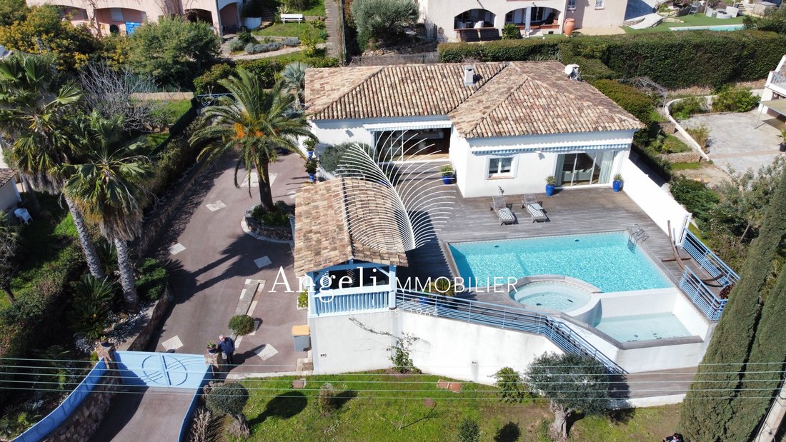 Villa in Frejus, Provence-Alpes-Côte d'Azur, France 1 - 17091860