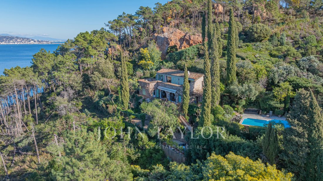 House in Théoule-sur-Mer, Provence-Alpes-Côte d'Azur, France 2 - 16945843